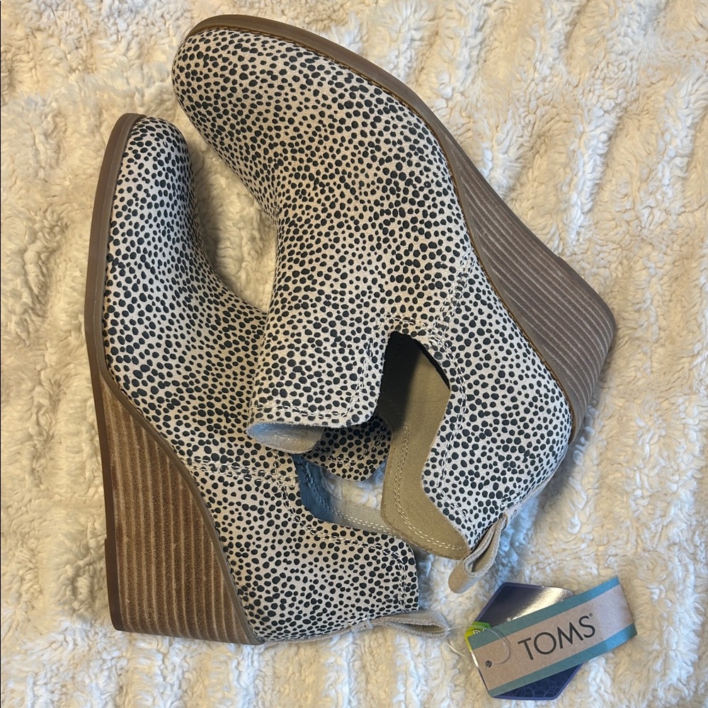 TOMS Cheetah Print Wedge Booties